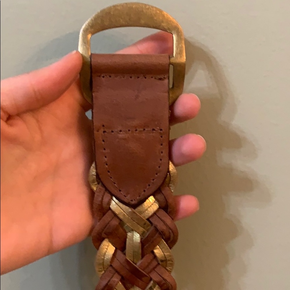 Beautiful leather, brown and gold belt!